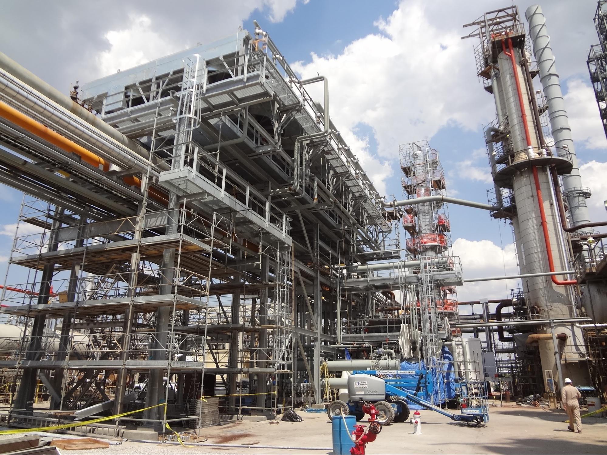 We meet your specific refining needs by designing and executing projects that: